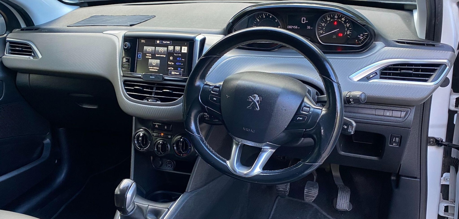 Used Peugeot 208 2015 for sale - 76549086: Photo 21