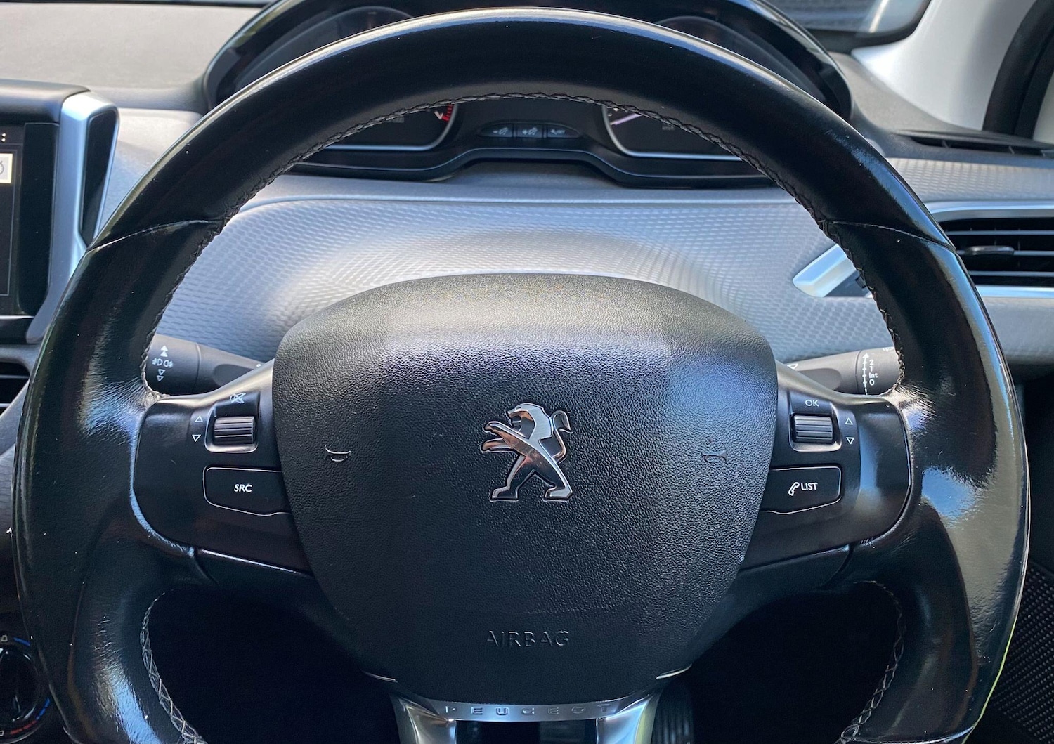 Used Peugeot 208 2015 for sale - 76549086: Photo 22