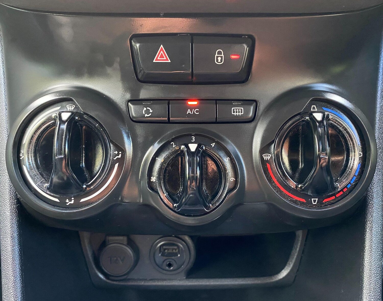 Used Peugeot 208 2015 for sale - 76549086: Photo 26