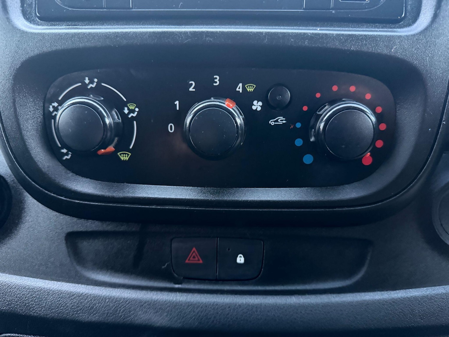 Used Renault Trafic for sale - 77174712: Photo 33