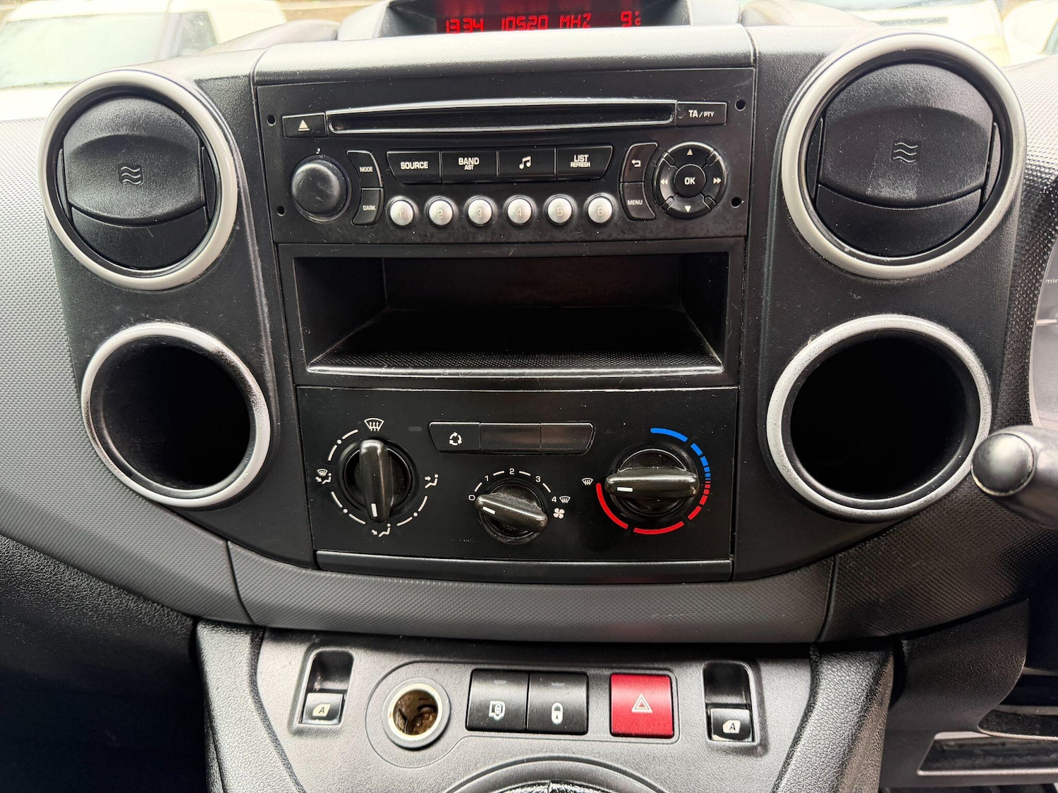 Used Peugeot Partner 2014 for sale - 77646185: Photo 31