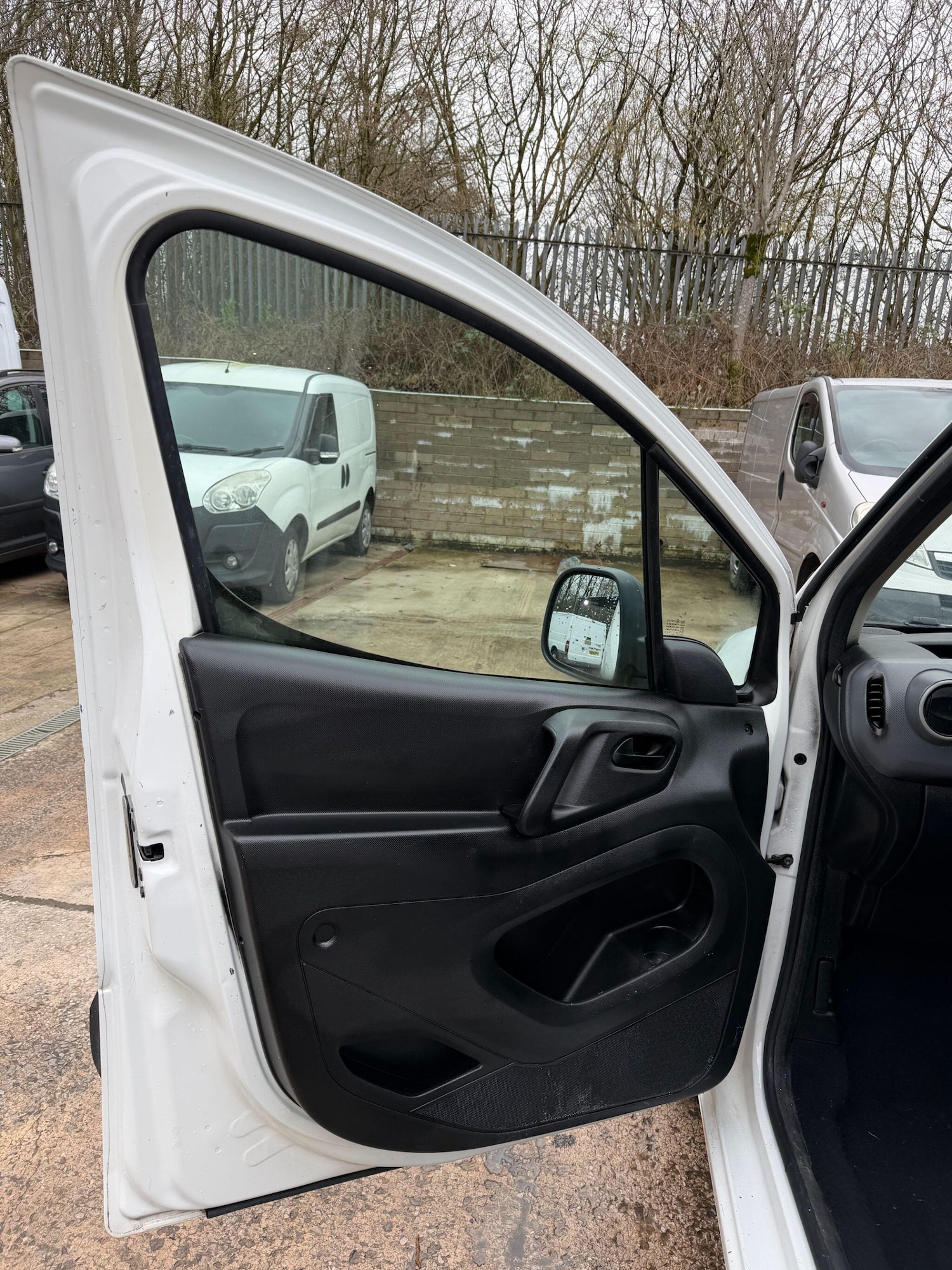 Used Peugeot Partner 2014 for sale - 77646185: Photo 32