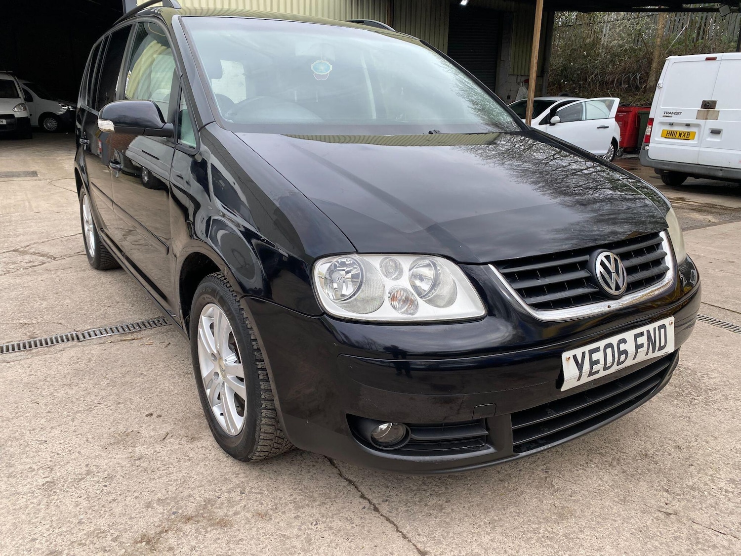 Used Volkswagen Touran 2006 for sale - 78048013: Photo 2