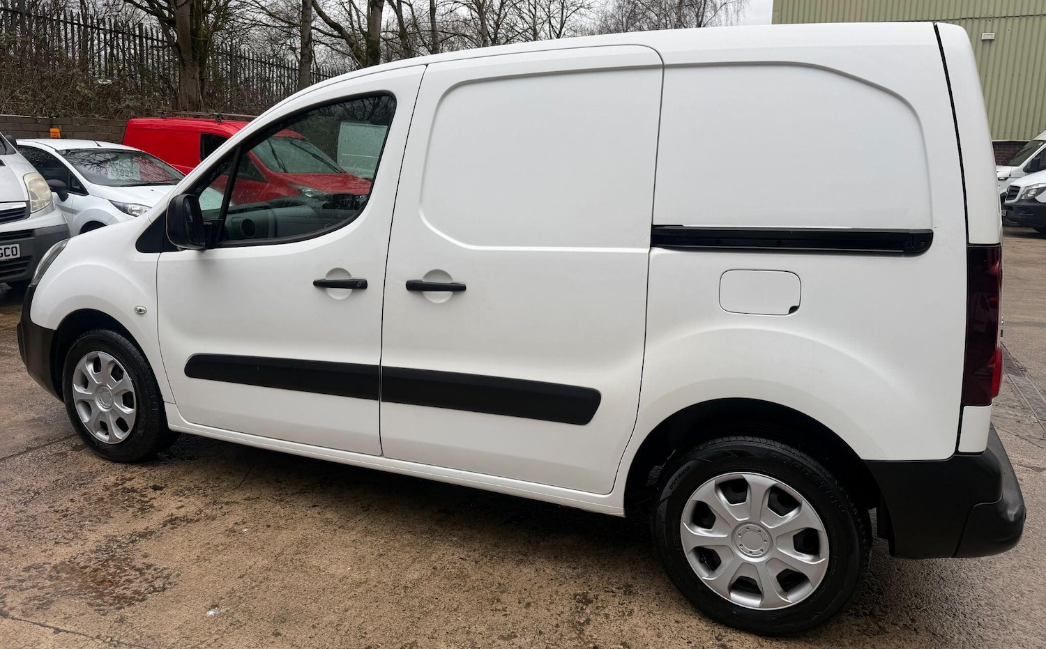 Used Peugeot Partner 2016 for sale - 77633456: Photo 17