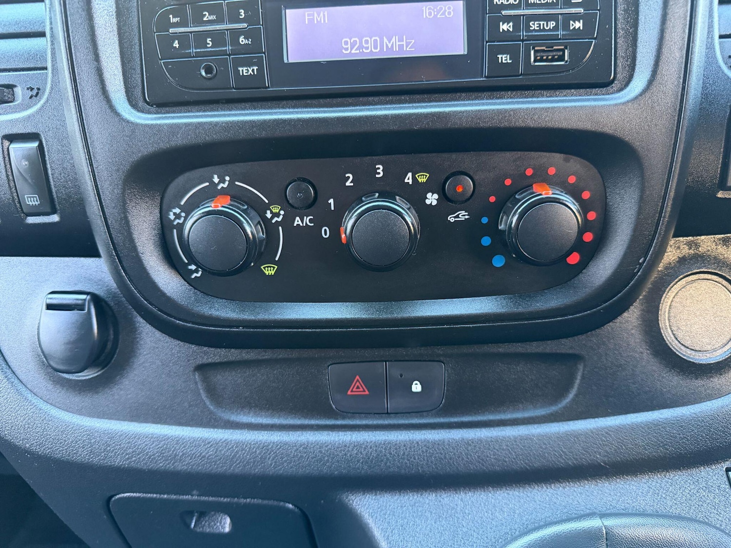 Used Renault Trafic 2017 for sale - 77738155: Photo 35