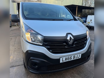 Used Renault Trafic 2017 for sale - 77738155: Photo