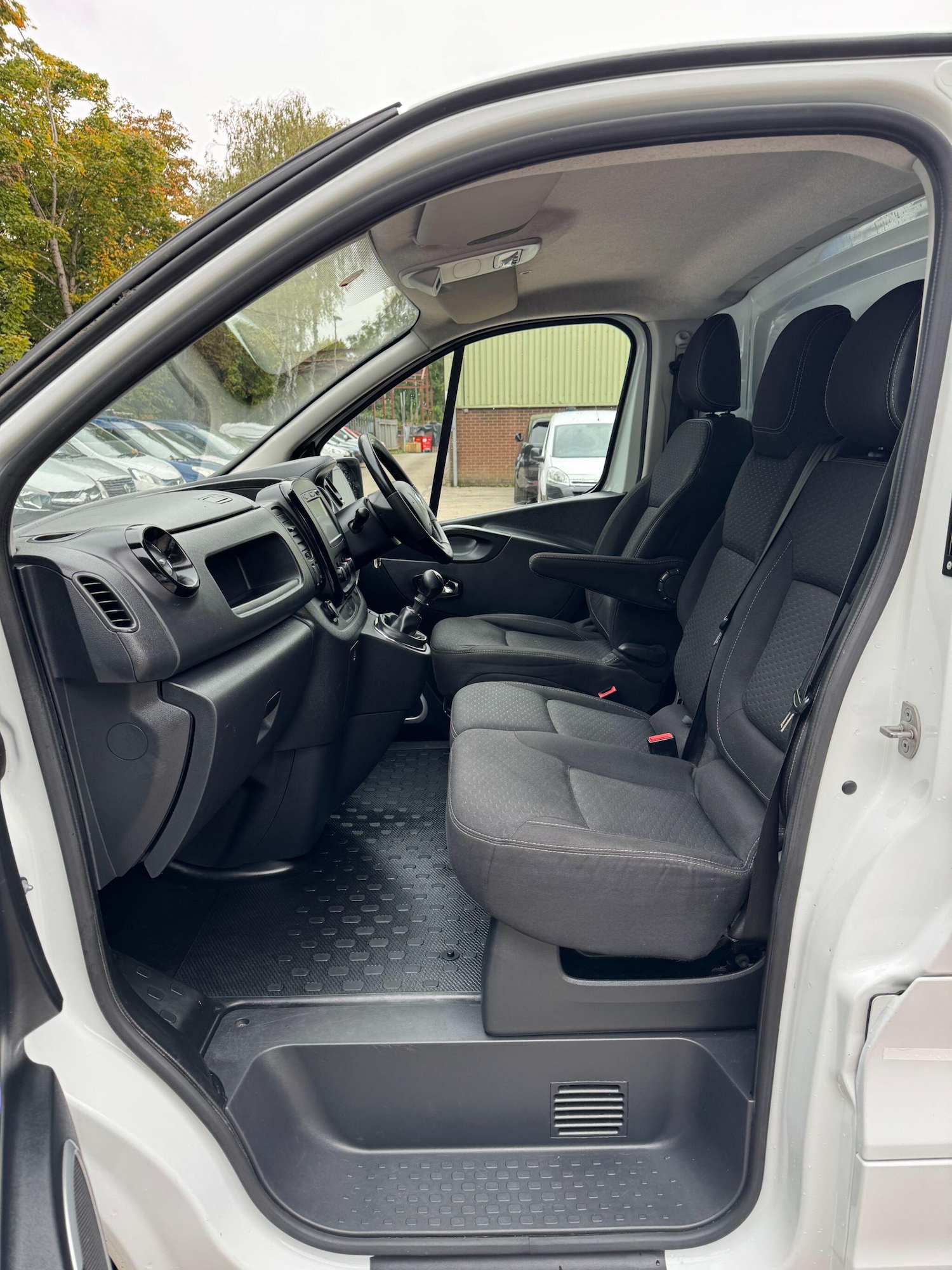 Used Vauxhall Vivaro 2017 for sale - 76550642: Photo 30