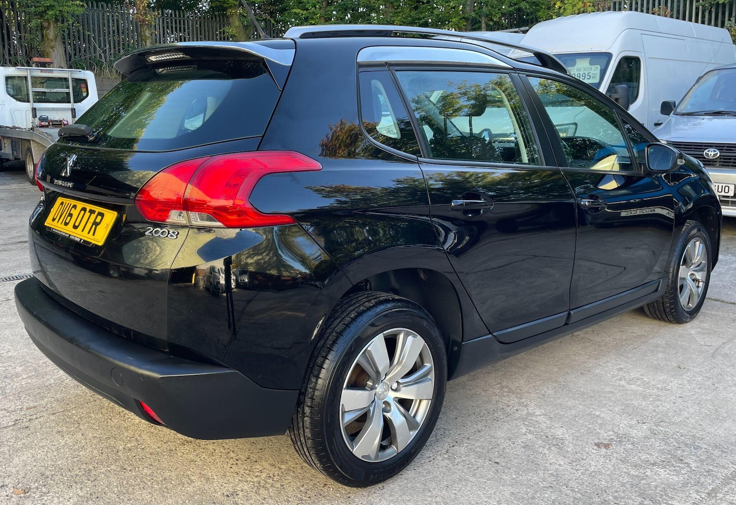 Used Peugeot 2008 2016 for sale - 76549880: Photo 12