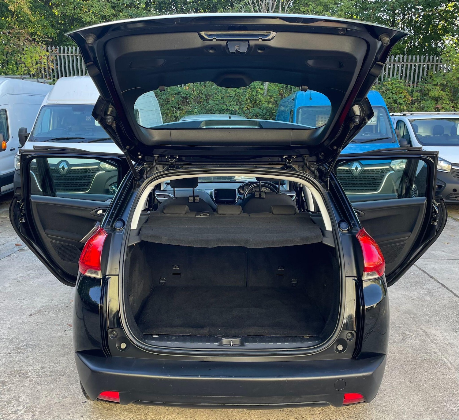 Used Peugeot 2008 2016 for sale - 76549880: Photo 14