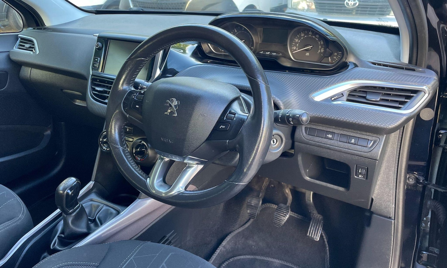 Used Peugeot 2008 2016 for sale - 76549880: Photo 28