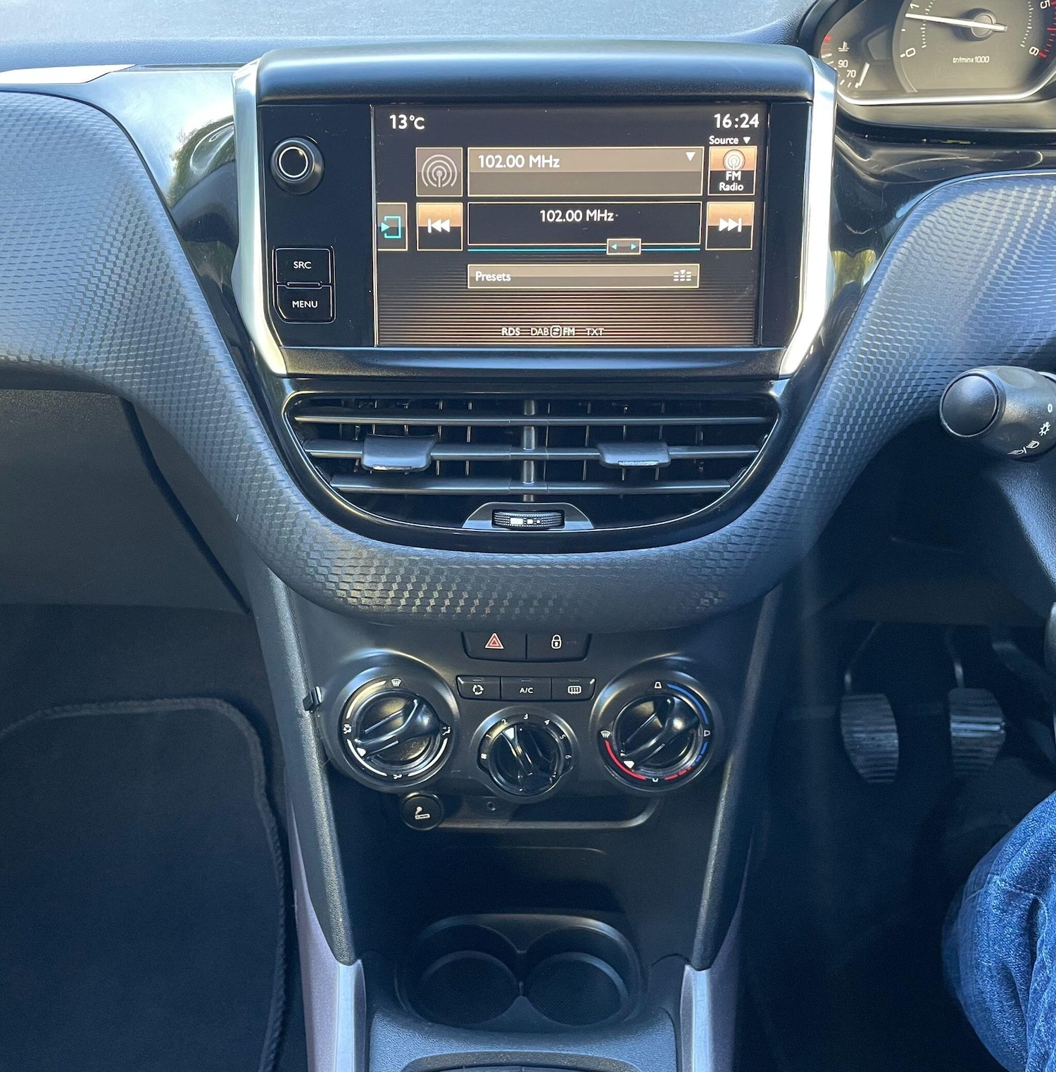 Used Peugeot 2008 2016 for sale - 76549880: Photo 33