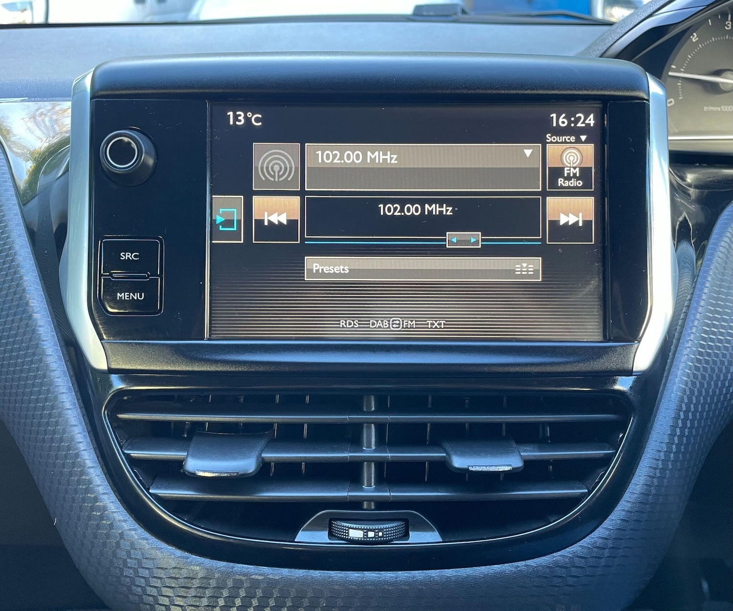 Used Peugeot 2008 2016 for sale - 76549880: Photo 34