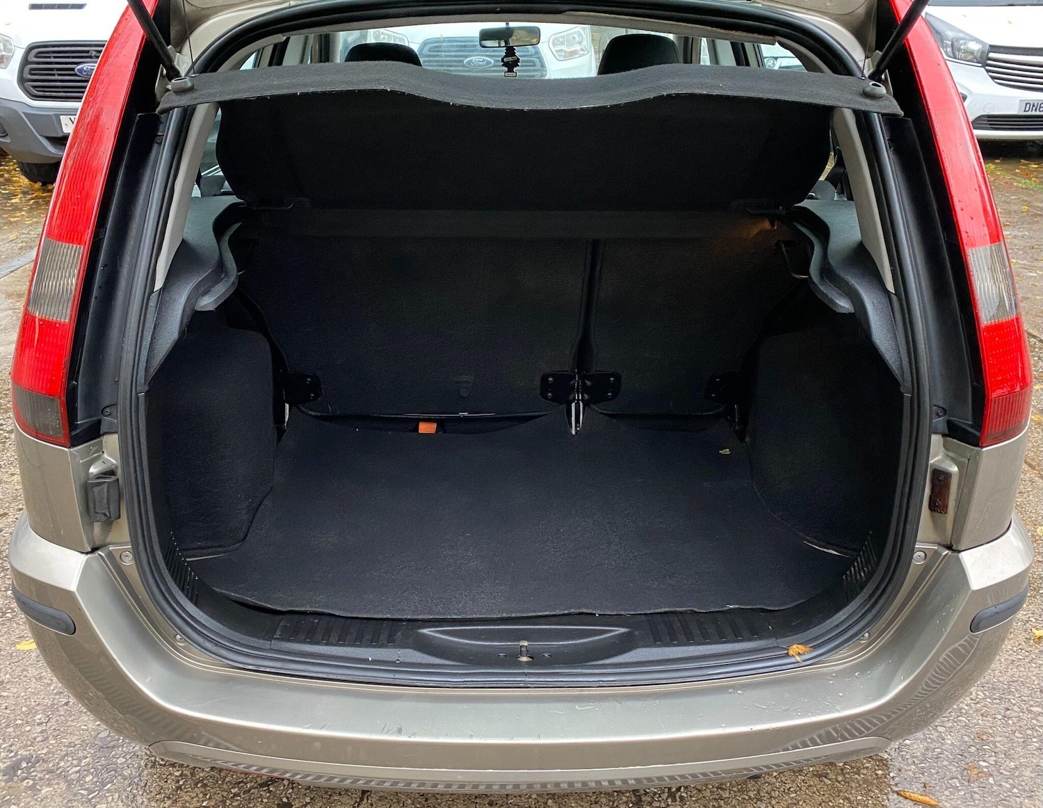 Used Ford Fusion 2004 for sale - 76549885: Photo 13