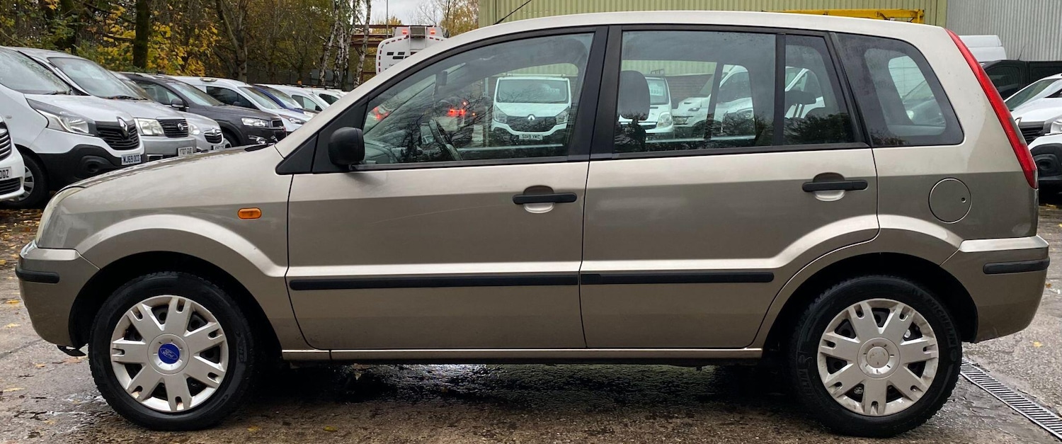 Used Ford Fusion 2004 for sale - 76549885: Photo 18