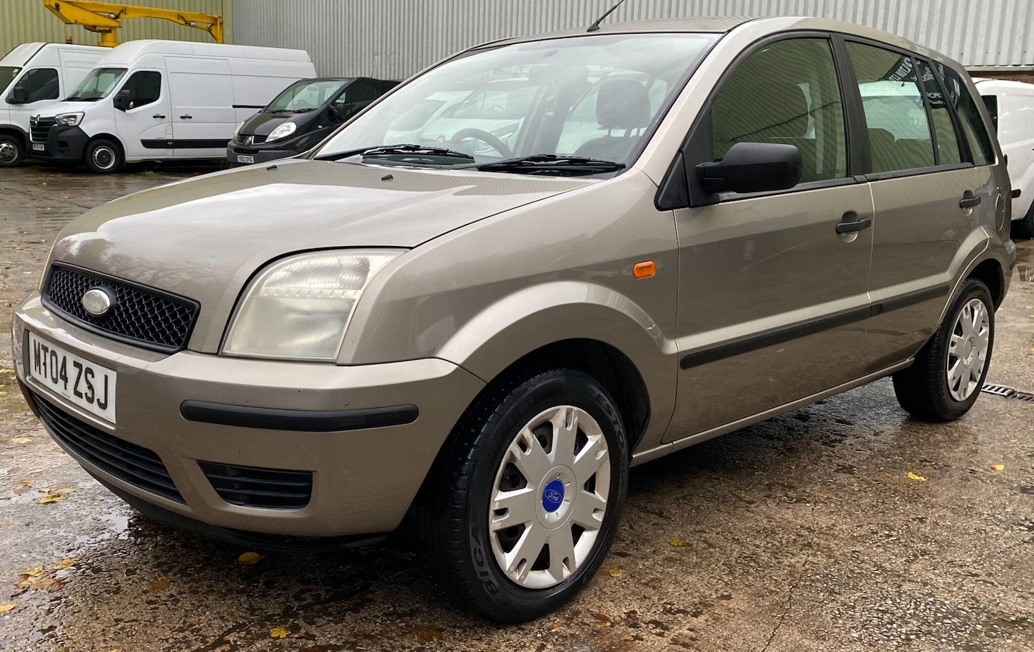 Used Ford Fusion 2004 for sale - 76549885: Photo 20