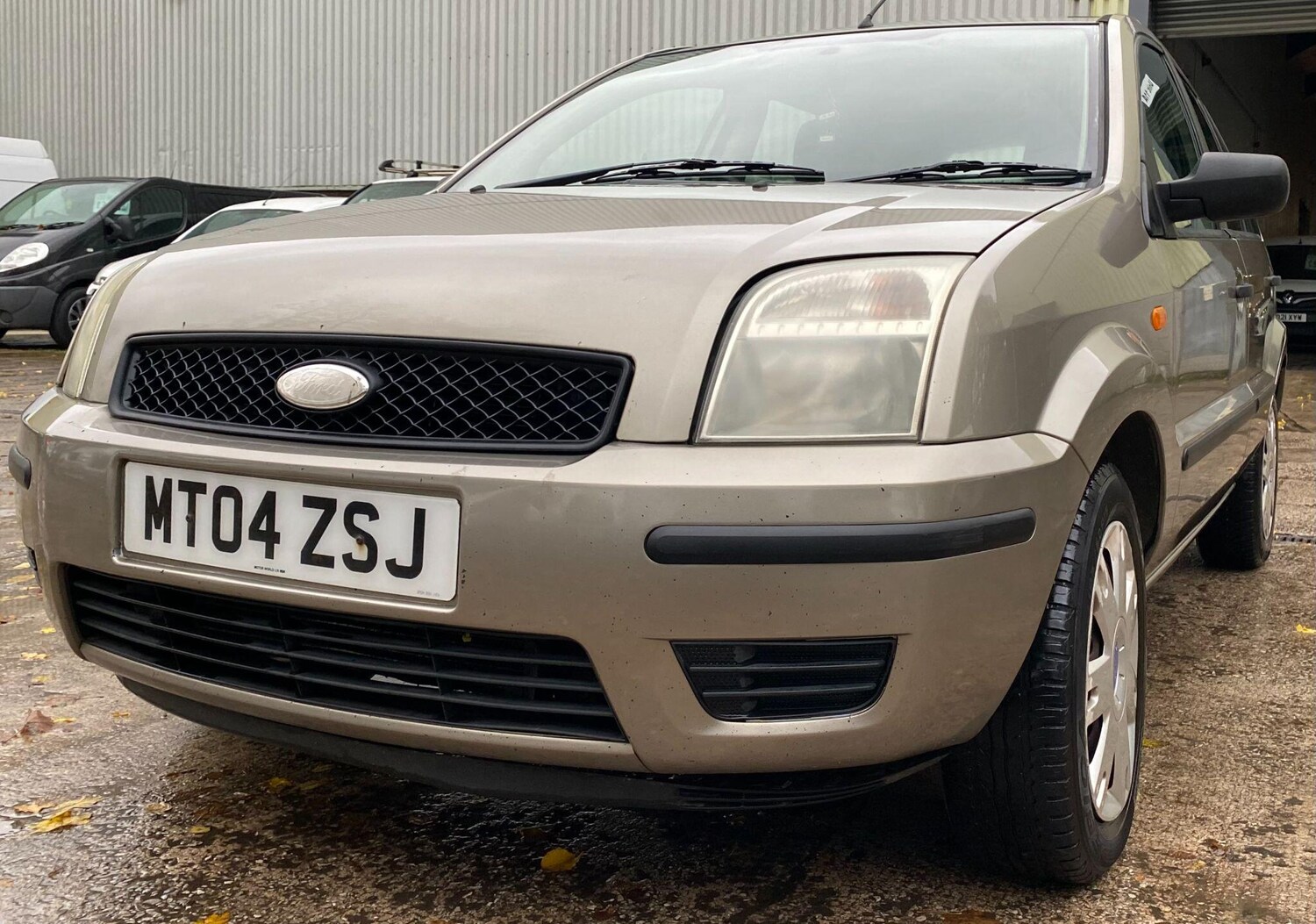 Used Ford Fusion 2004 for sale - 76549885: Photo 21