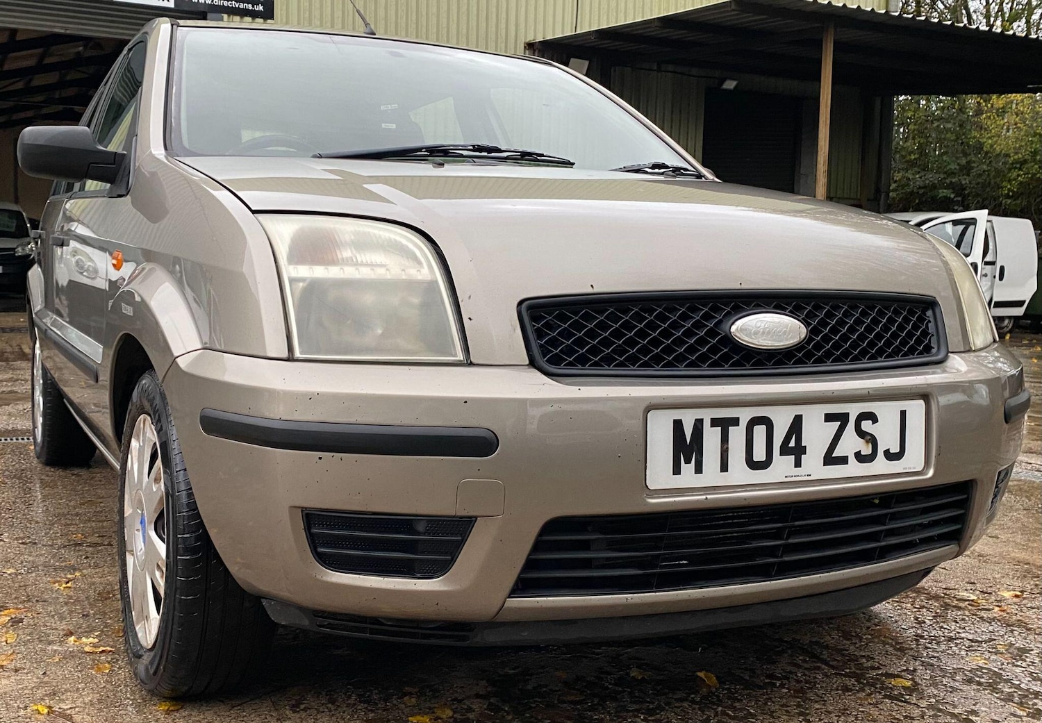 Used Ford Fusion 2004 for sale - 76549885: Photo 24