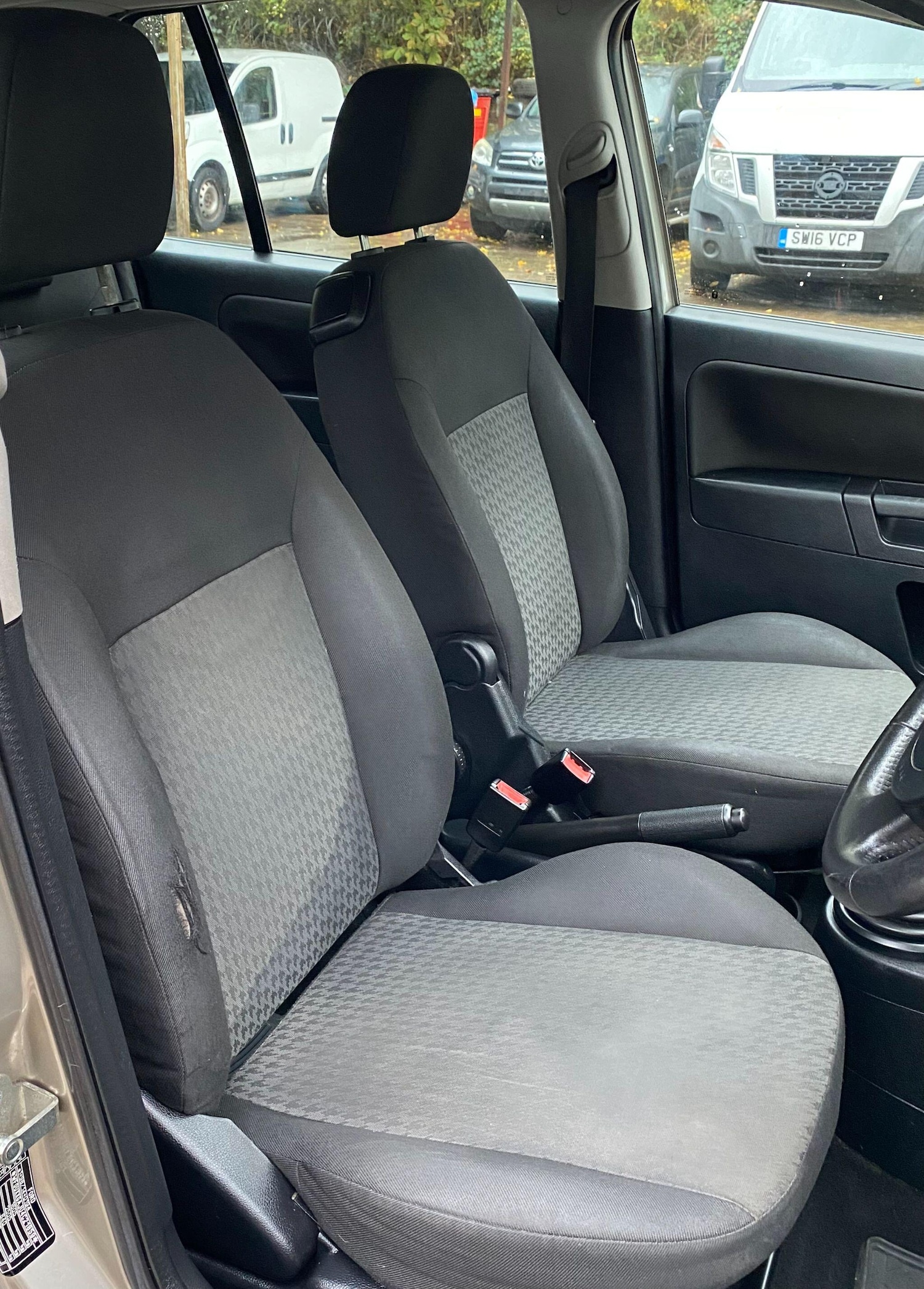 Used Ford Fusion 2004 for sale - 76549885: Photo 28