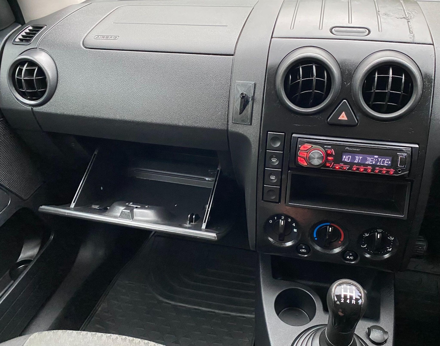 Used Ford Fusion 2004 for sale - 76549885: Photo 33