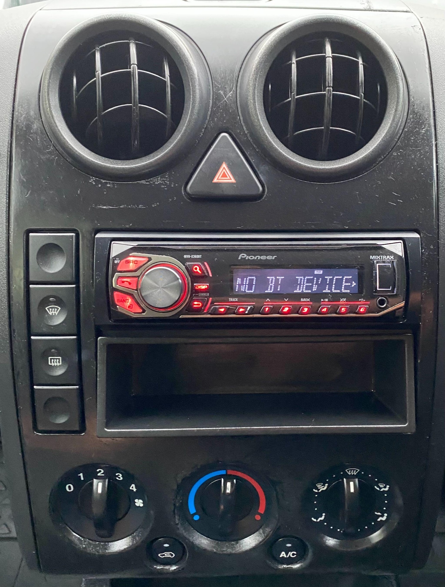 Used Ford Fusion 2004 for sale - 76549885: Photo 35