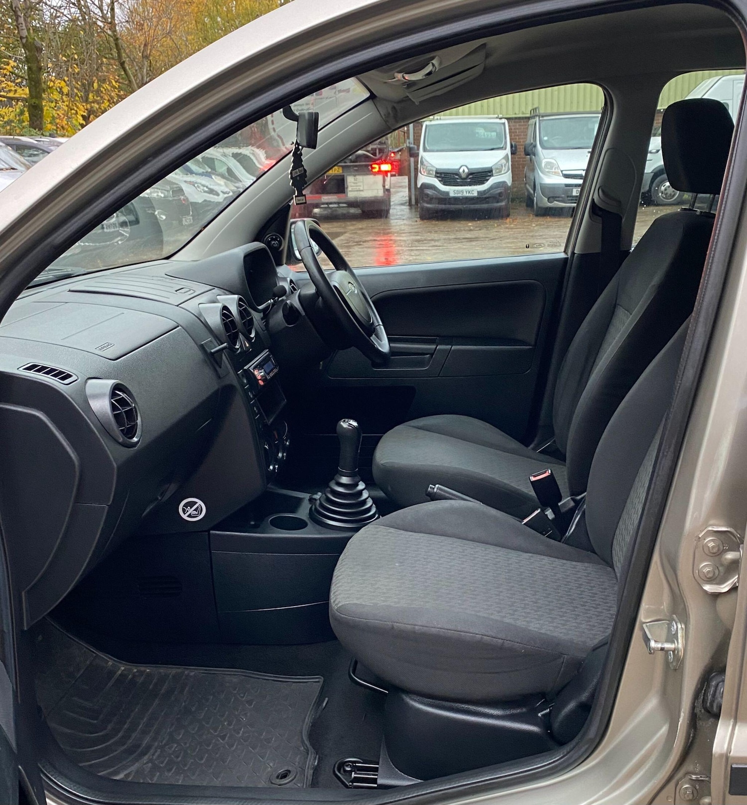 Used Ford Fusion 2004 for sale - 76549885: Photo 38