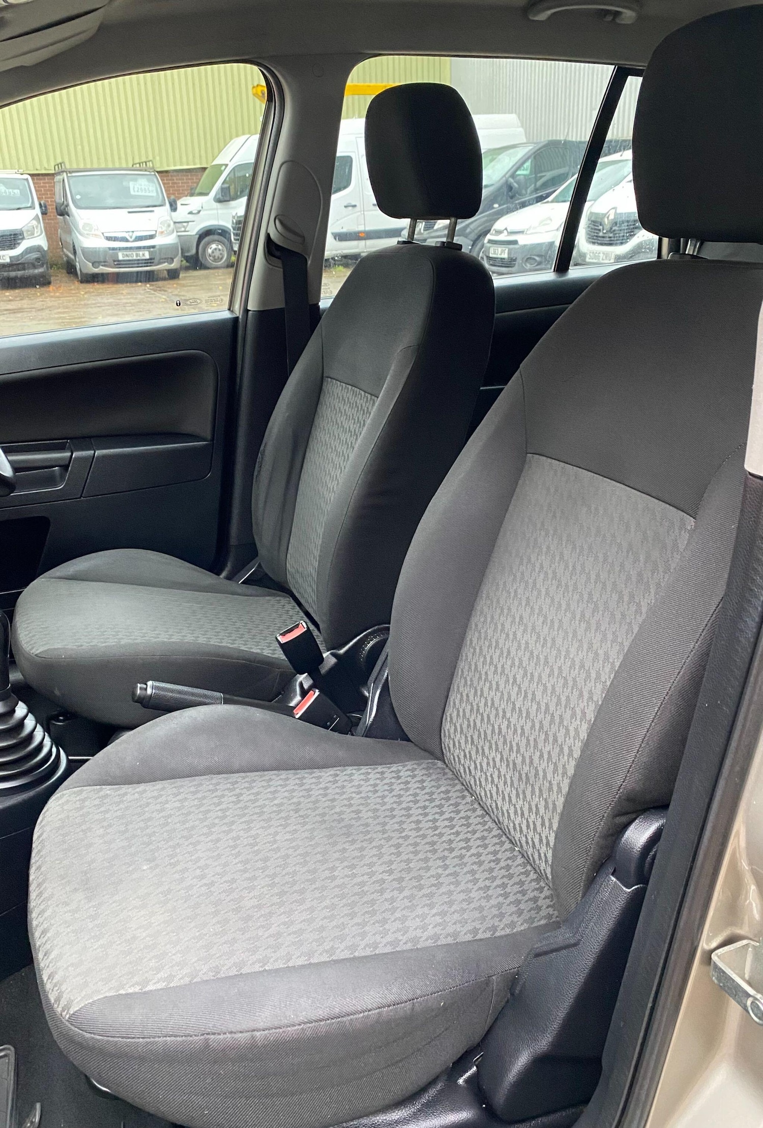 Used Ford Fusion 2004 for sale - 76549885: Photo 39