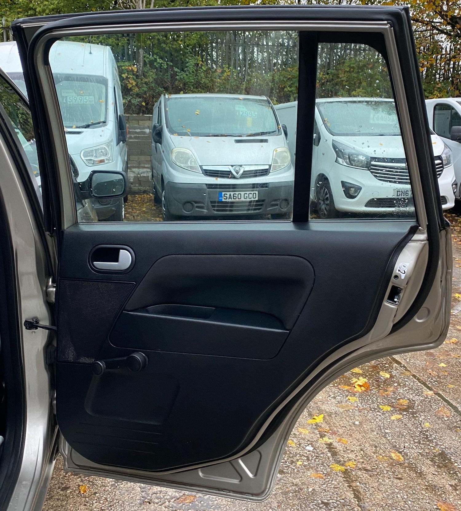 Used Ford Fusion 2004 for sale - 76549885: Photo 42