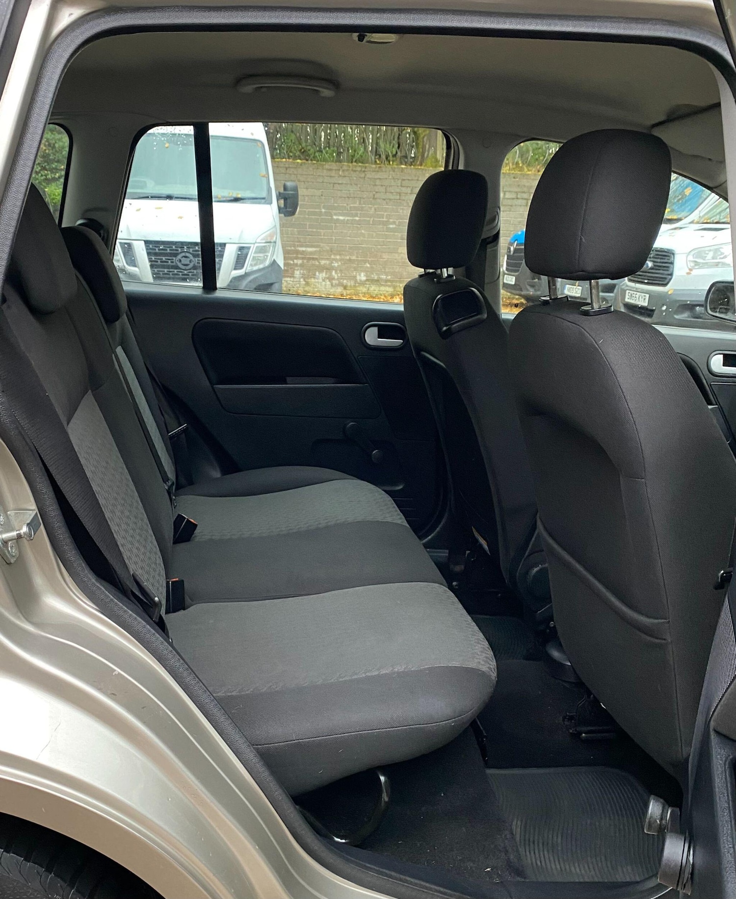 Used Ford Fusion 2004 for sale - 76549885: Photo 43