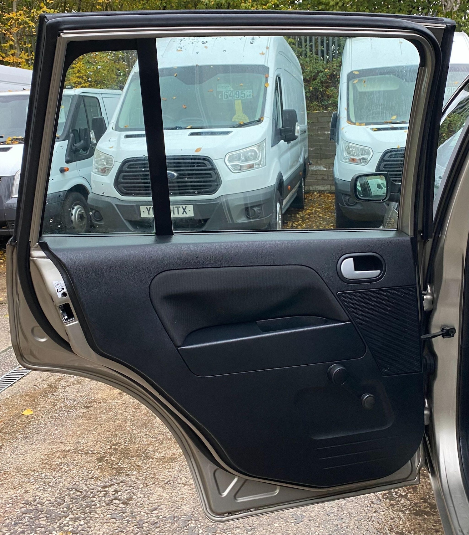 Used Ford Fusion 2004 for sale - 76549885: Photo 45