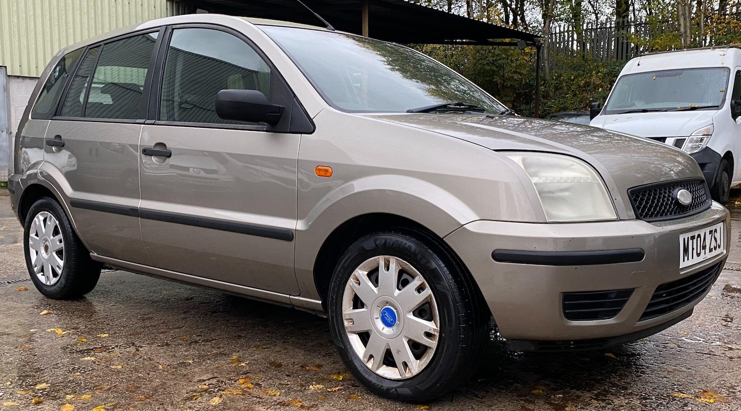 Used Ford Fusion 2004 for sale - 76549885: Photo 5