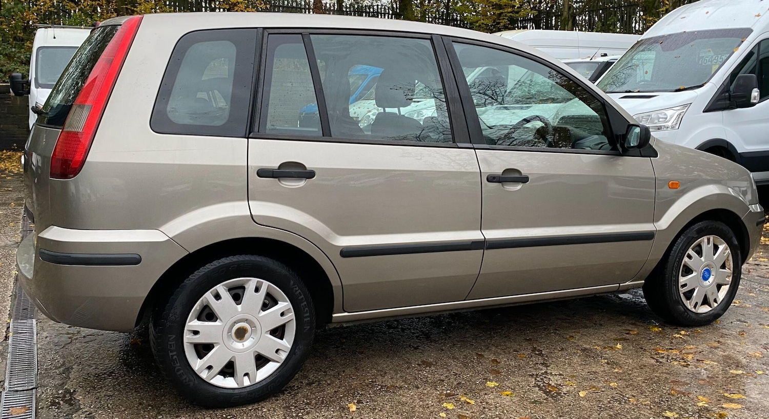 Used Ford Fusion 2004 for sale - 76549885: Photo 8
