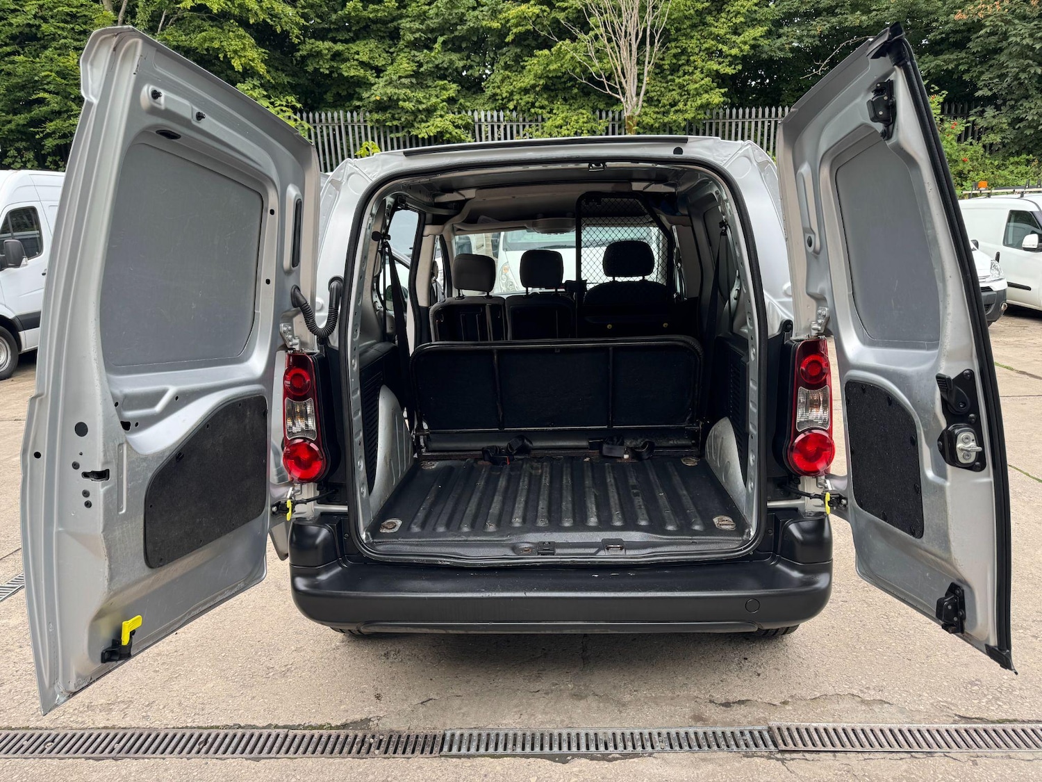 Used Peugeot Partner 2015 for sale - 76989316: Photo 15