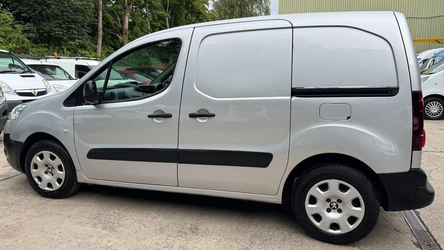 Used Peugeot Partner 2015 for sale - 76989316: Photo 18