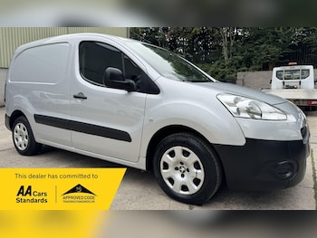 Used Peugeot Partner 2015 for sale - 76989316: Photo