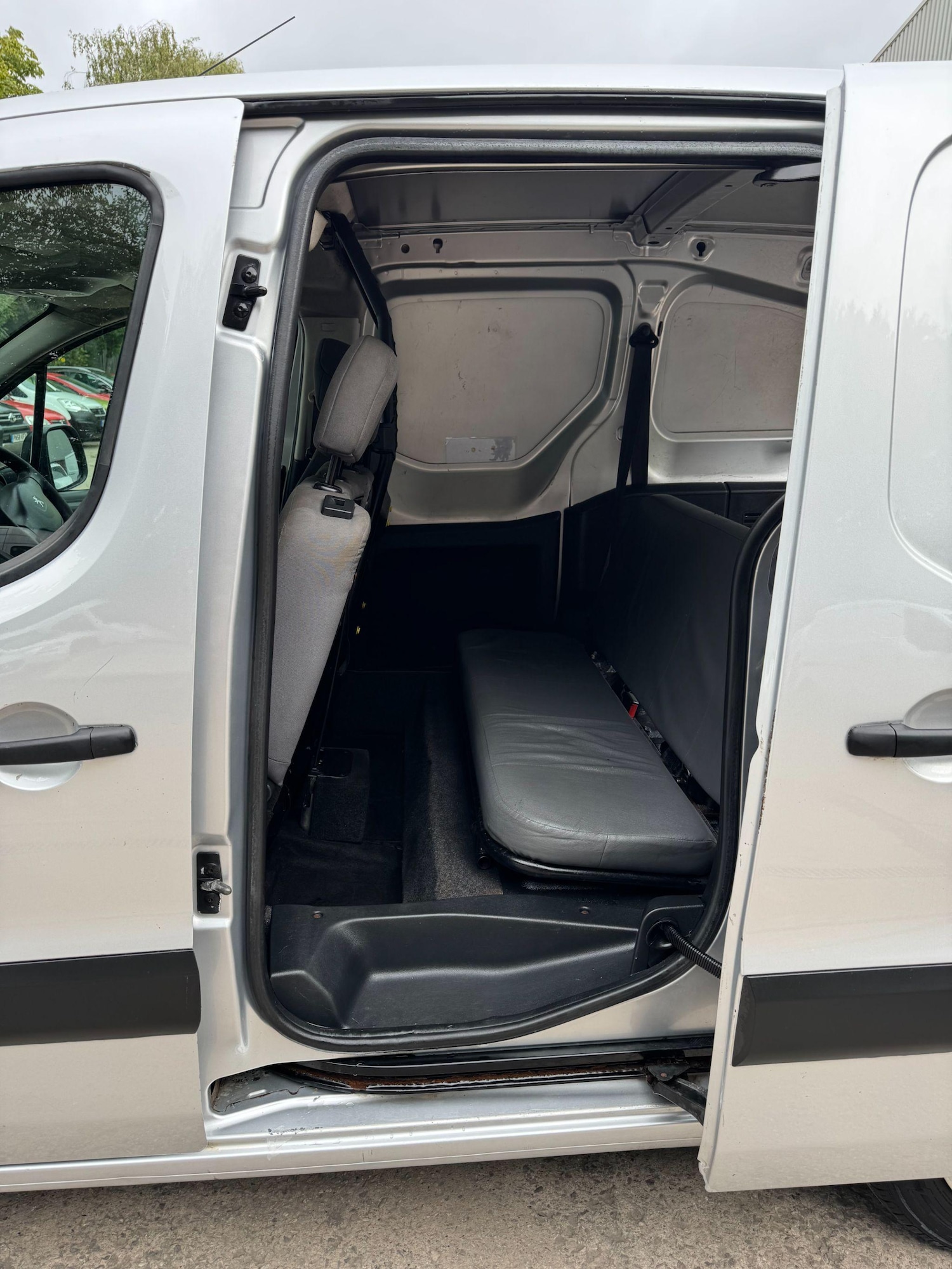 Used Peugeot Partner 2015 for sale - 76989316: Photo 21