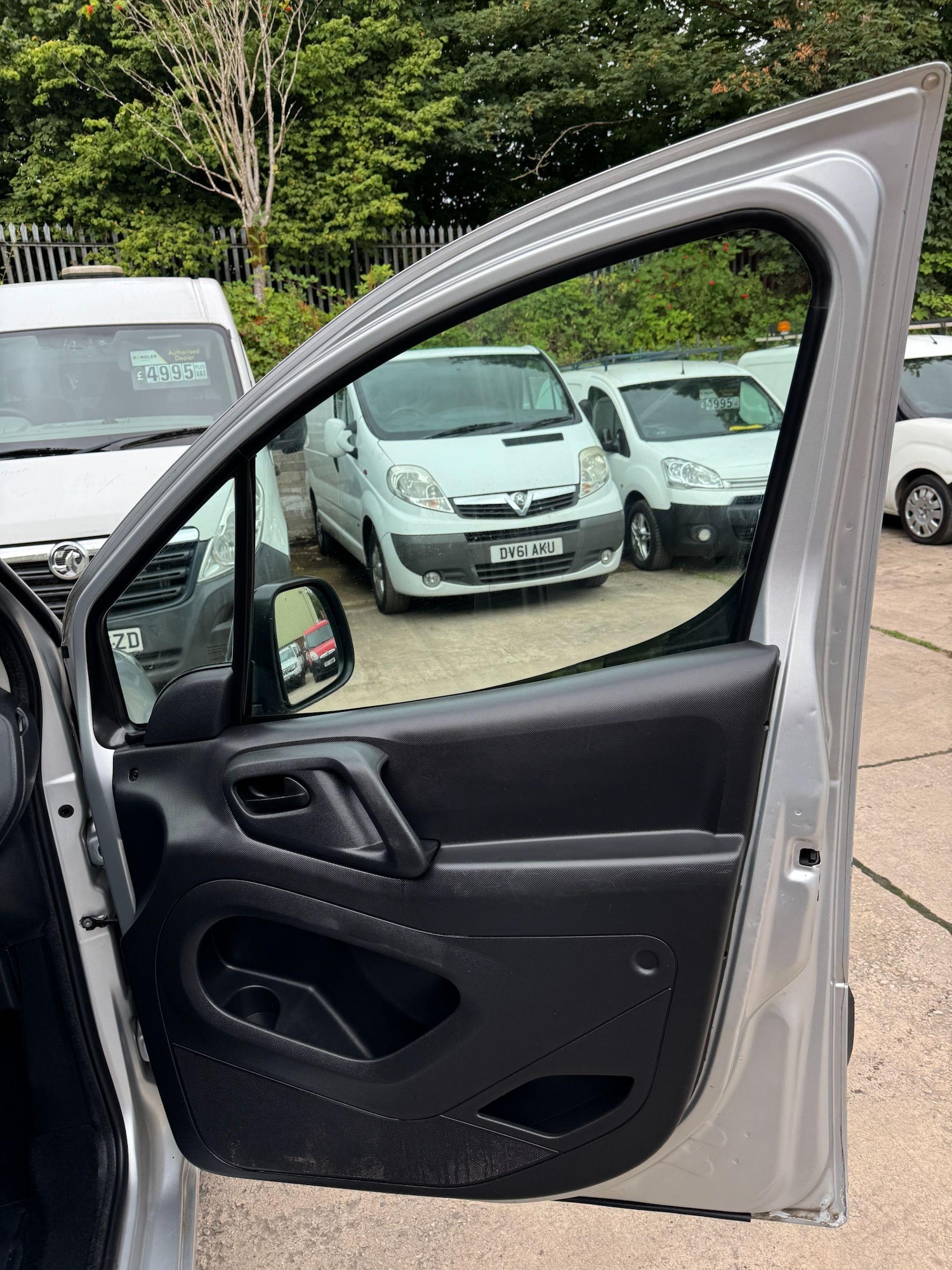 Used Peugeot Partner 2015 for sale - 76989316: Photo 30