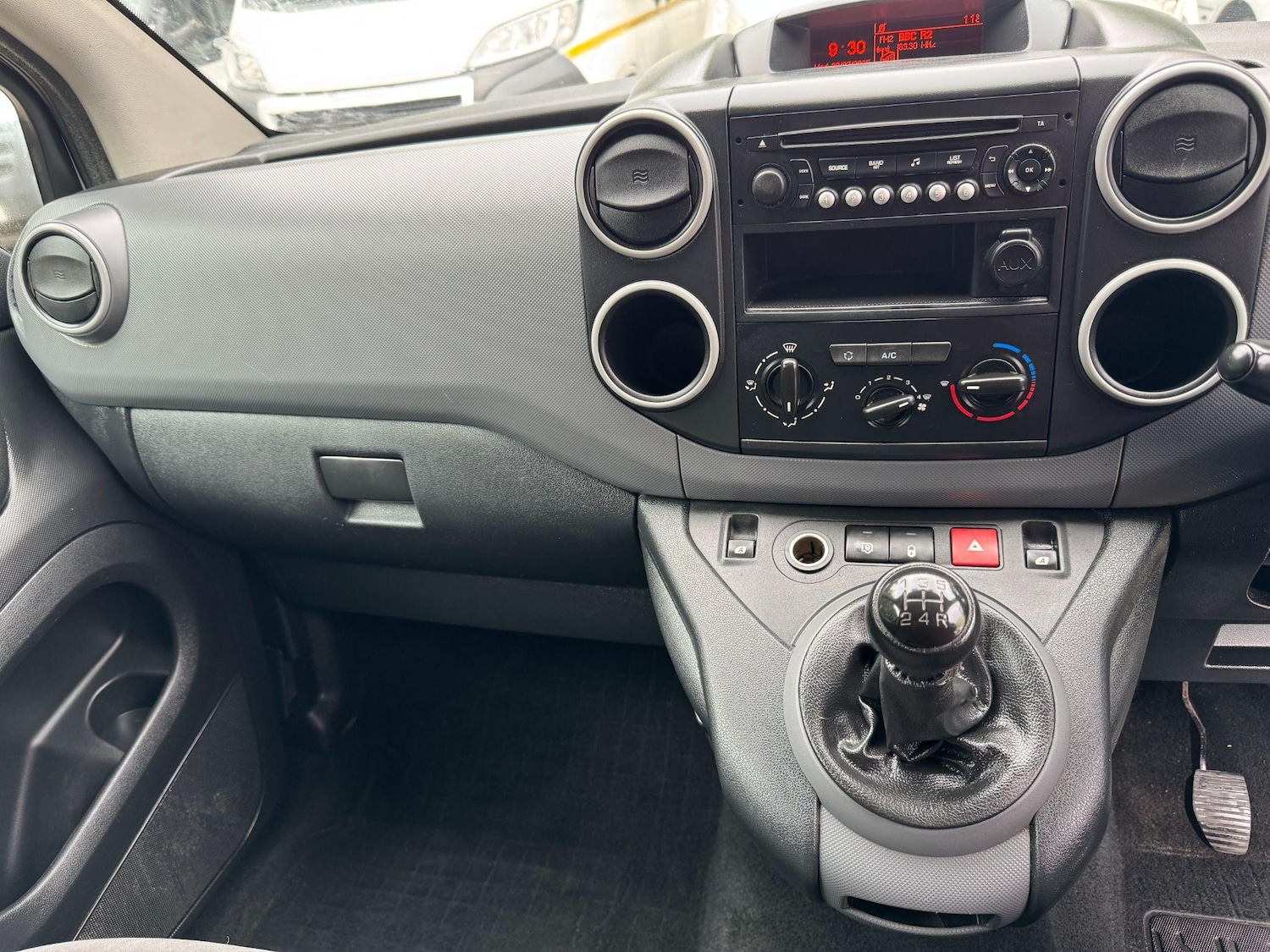 Used Peugeot Partner 2015 for sale - 76989316: Photo 34