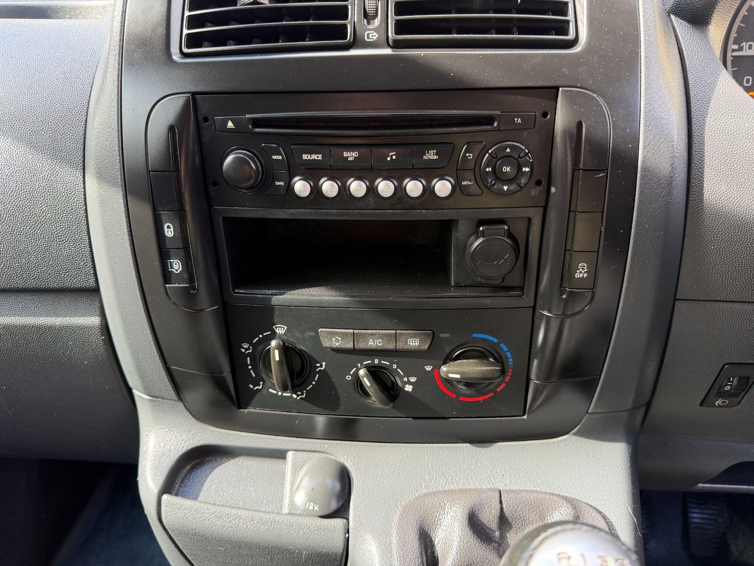 Used Peugeot Expert 2015 for sale - 77893113: Photo 35