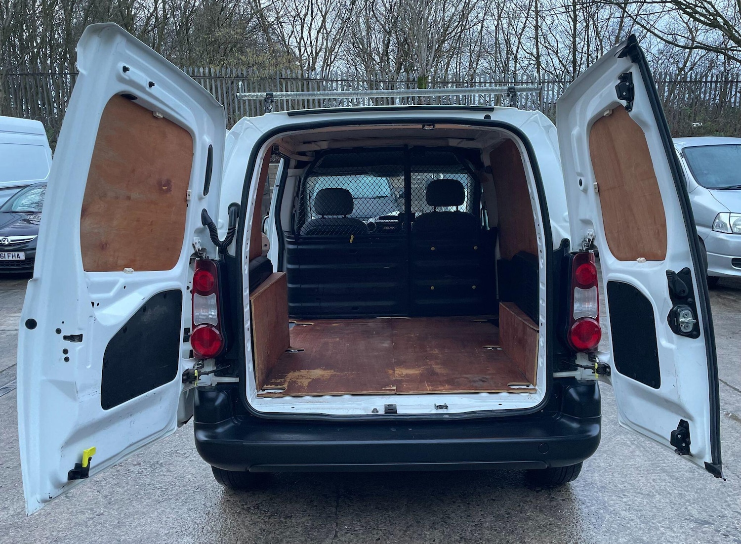 Used Peugeot Partner 2015 for sale - 77203722: Photo 11