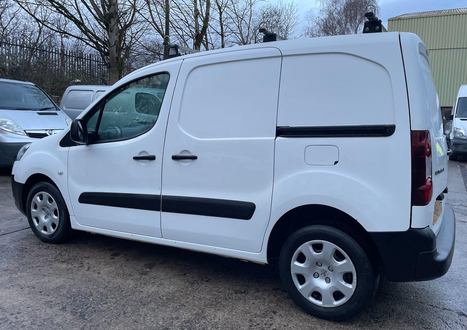 Used Peugeot Partner 2015 for sale - 77203722: Photo 14