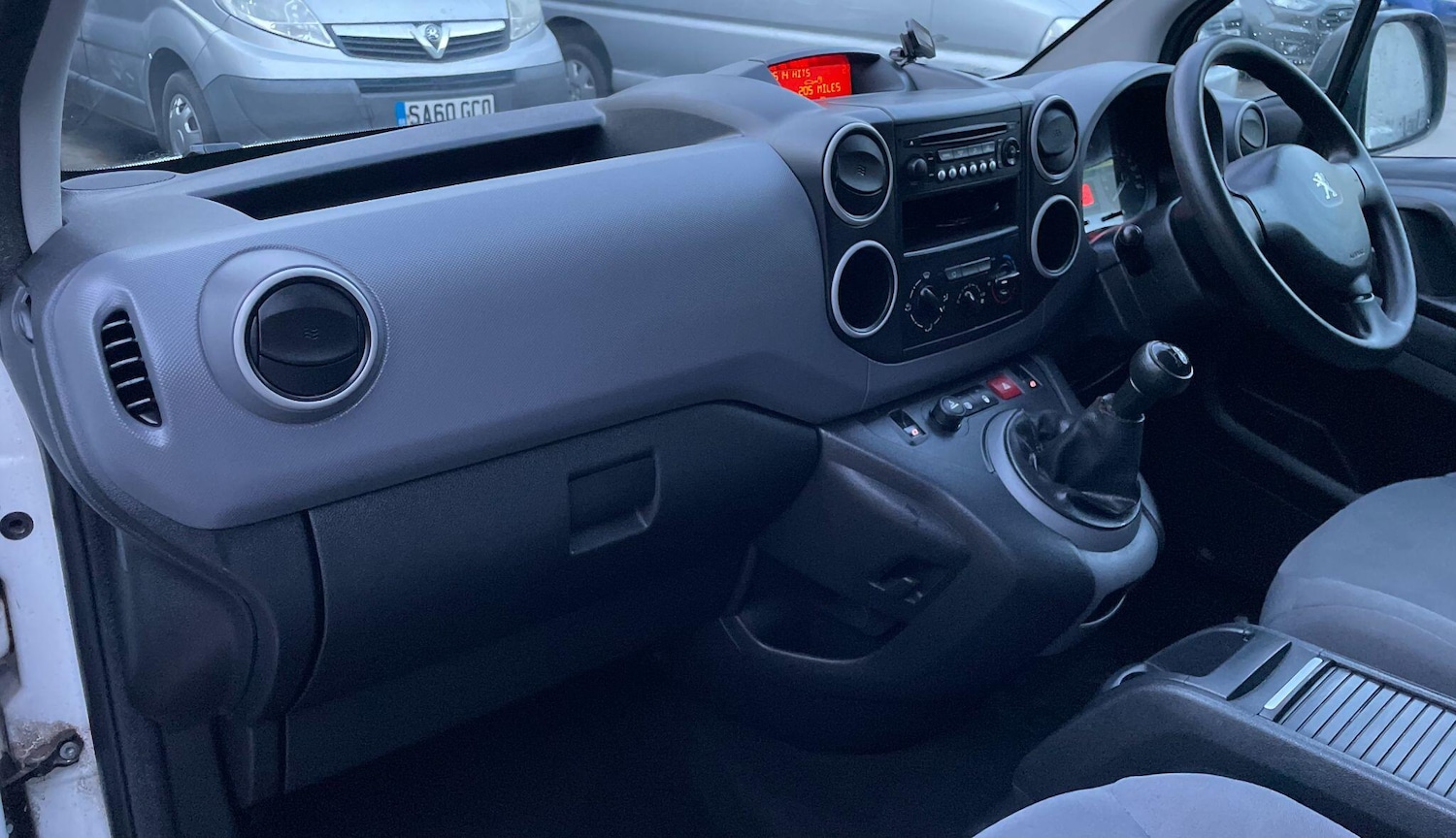 Used Peugeot Partner 2015 for sale - 77203722: Photo 35