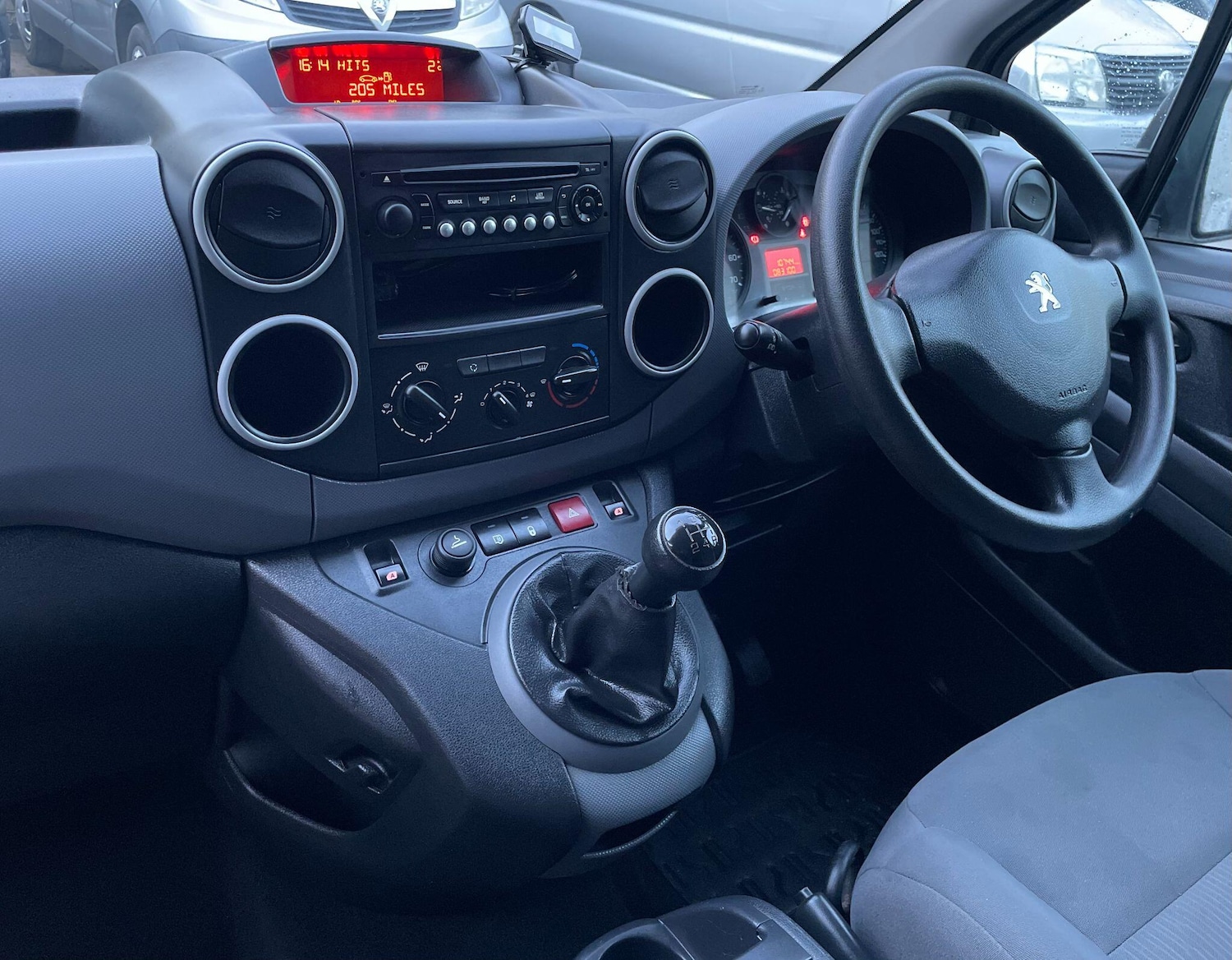 Used Peugeot Partner 2015 for sale - 77203722: Photo 36