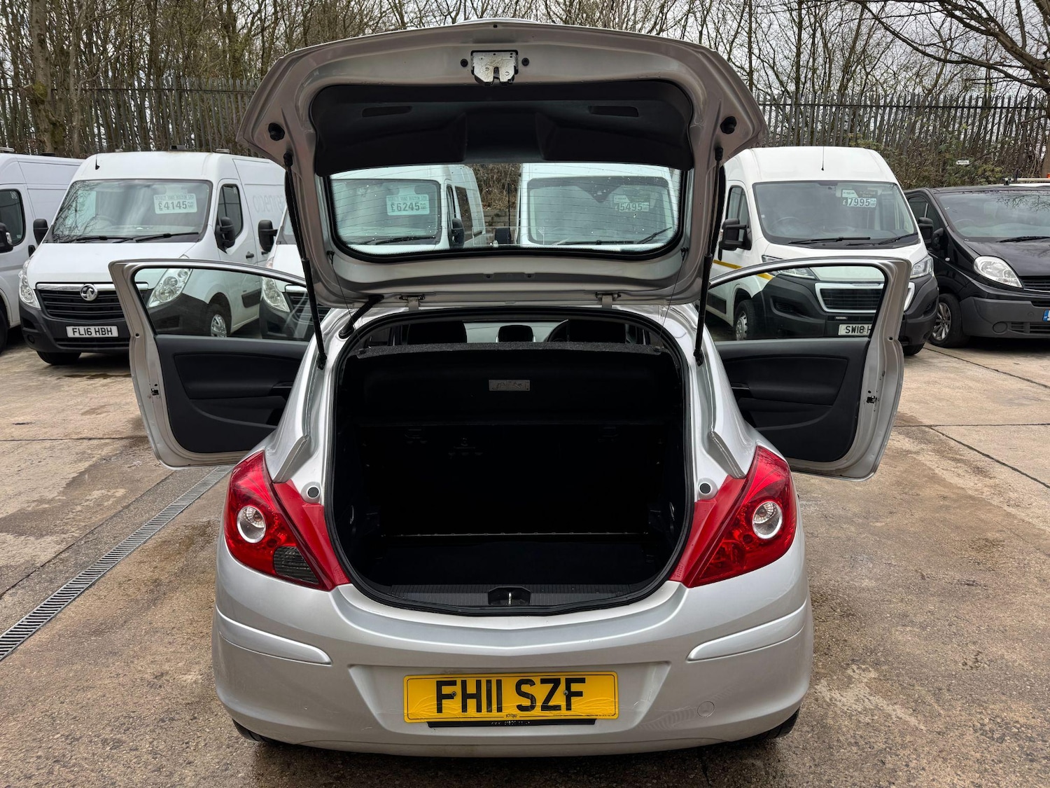 Used Vauxhall Corsa 2011 for sale - 76572114: Photo 13