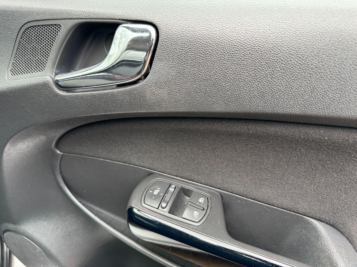 Used Vauxhall Corsa 2011 for sale - 76572114: Photo 24