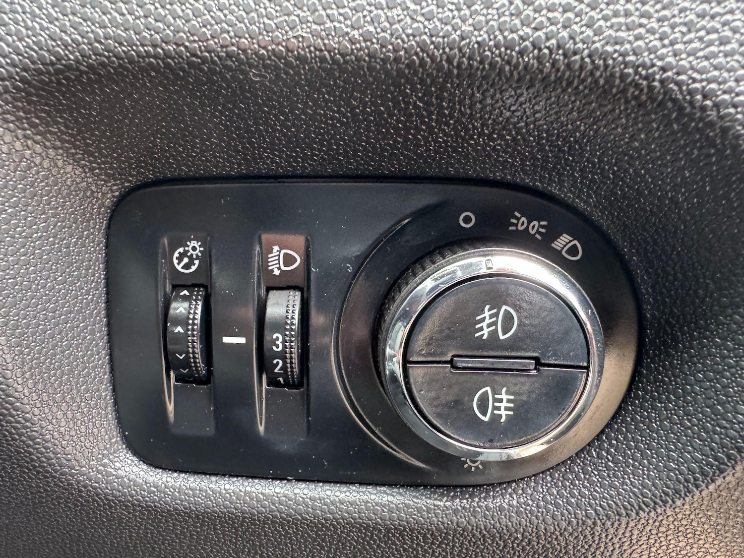 Used Vauxhall Corsa 2011 for sale - 76572114: Photo 26