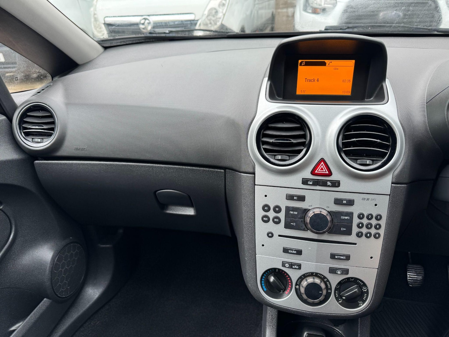 Used Vauxhall Corsa 2011 for sale - 76572114: Photo 29