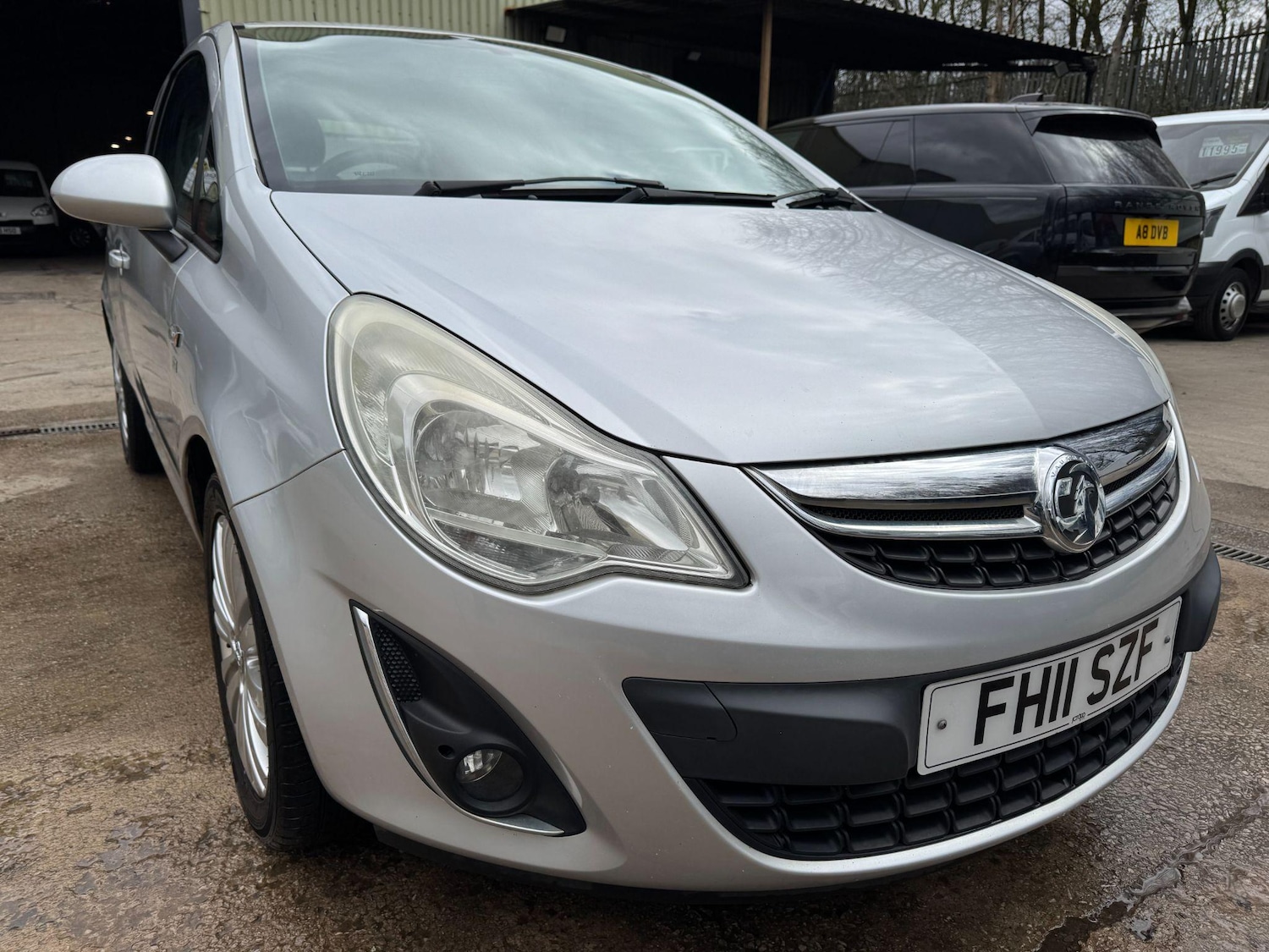 Used Vauxhall Corsa 2011 for sale - 76572114: Photo 4