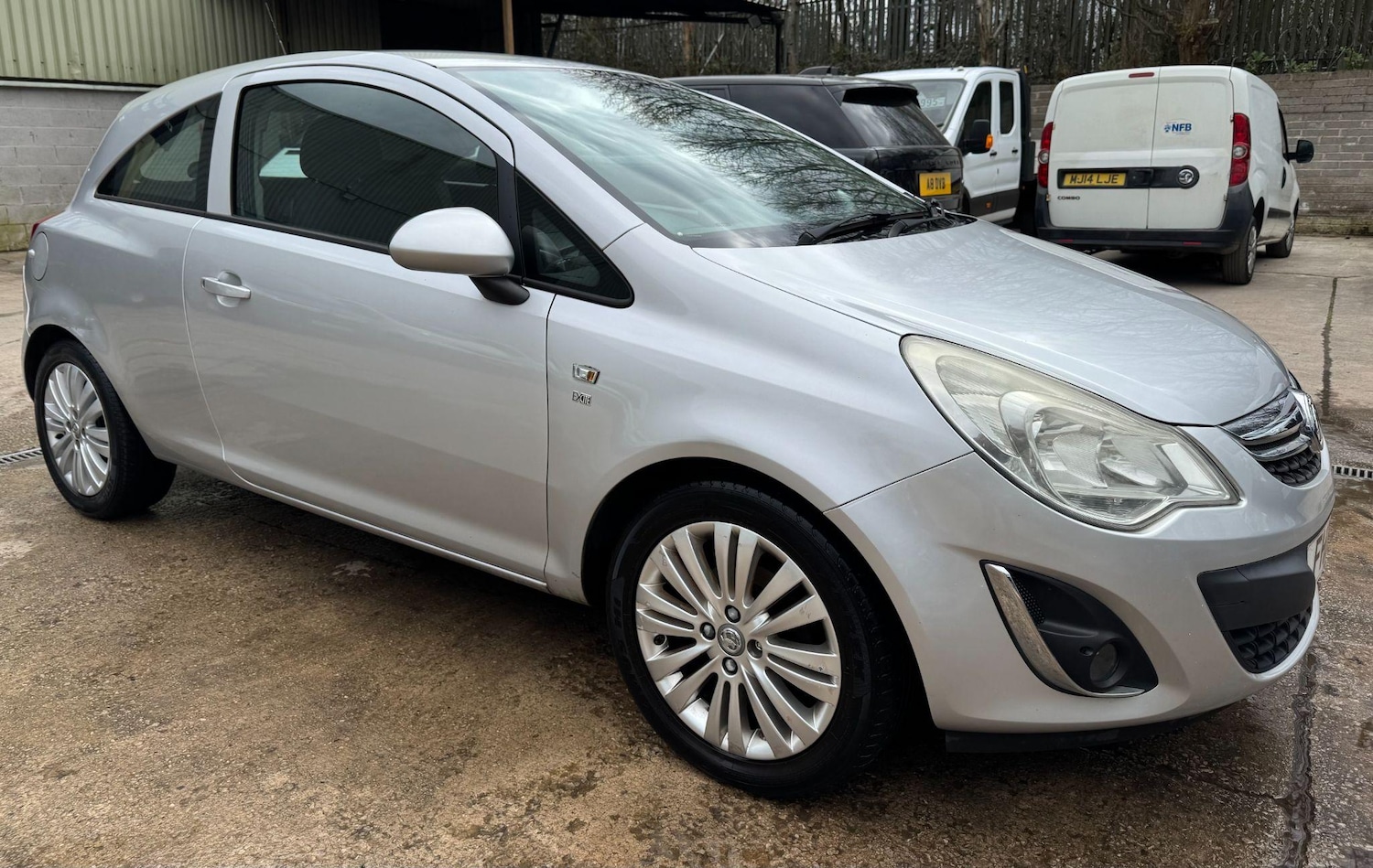 Used Vauxhall Corsa 2011 for sale - 76572114: Photo 5
