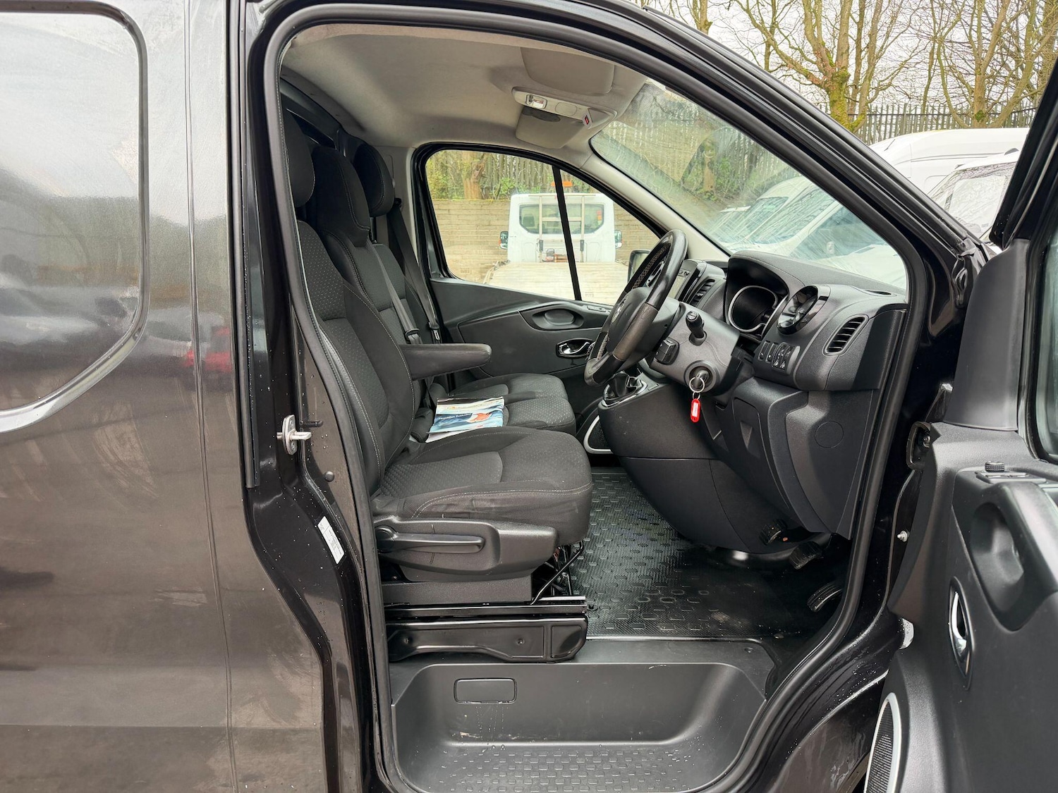 Used Vauxhall Vivaro 2017 for sale - 77305348: Photo 25