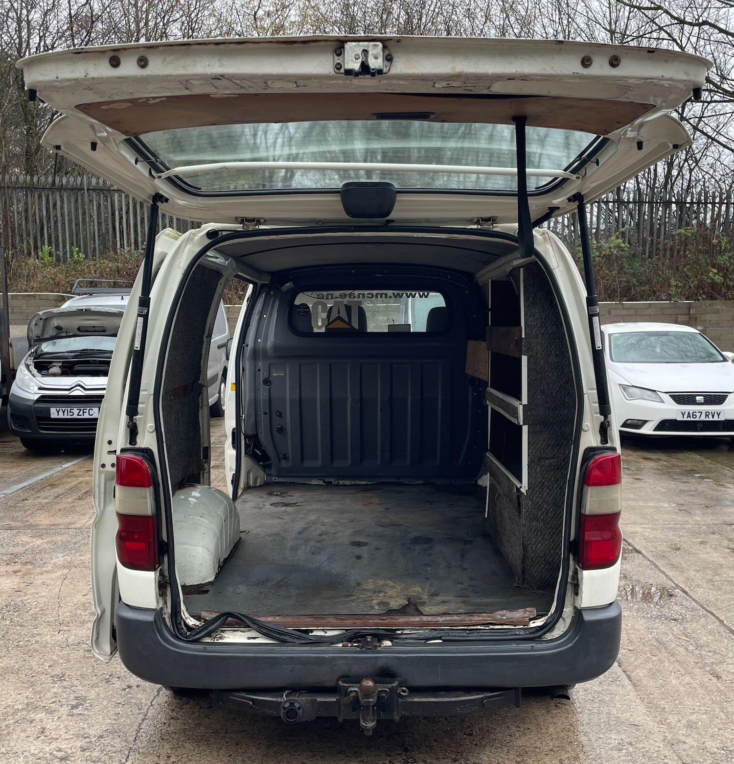 Used Toyota HiAce 2008 for sale - 77267141: Photo 11